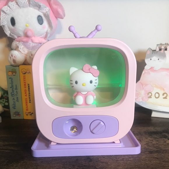 Sanrio-Hello Kitty TV Humidifier Diffuser & Light - Picture 6 of 16